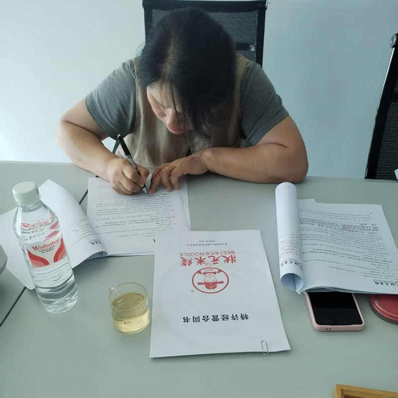  二店簽約成功！感謝您對(duì)狀元米線品牌價(jià)值和市場(chǎng)影響力的認(rèn)可！ #狀元米線 #米線加盟 